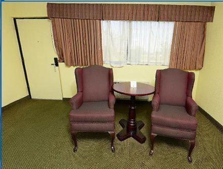 America'S Best Value Inn And Suites Aberdeen Room photo